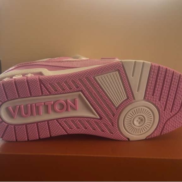 Louis Vuitton Trainers Pink & White Women's Low-Top Sneakers - Picture 11 of 13